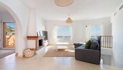 Chalet con vistas al mar y piscina - Foto 1