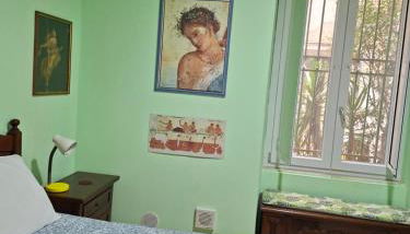 Casa Vacanze Donna Manu- Centralissima Tra Stazione Centrale ed Aeroporto - Foto 2