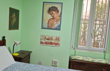 Casa Vacanze Donna Manu- Centralissima Tra Stazione Centrale ed Aeroporto - Photo 2