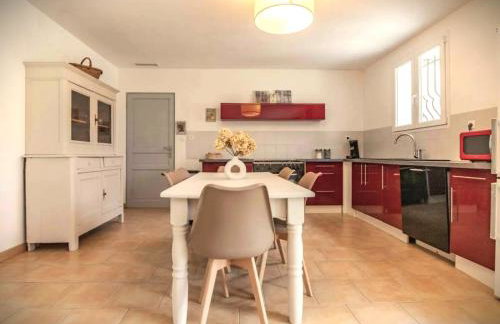 Gîte en Provence entre Pernes les fontaines et St Didier proche l'isle sur sorgues face Mont Ventoux Villa avec piscine - Photo 15