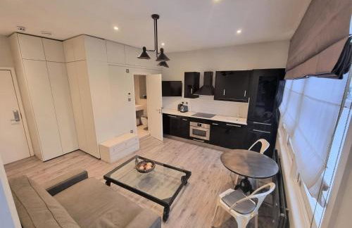 Your apartment for holiday only 5 minutes to tube. - Foto 7