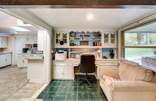 Easy Cleveland Access! Quiet Suburb Stay with Yard - Foto 7