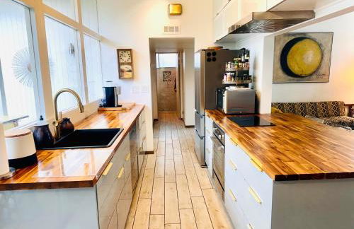 LOOK and BOOK! Midcentury Modern Home near Beach! - Photo 7