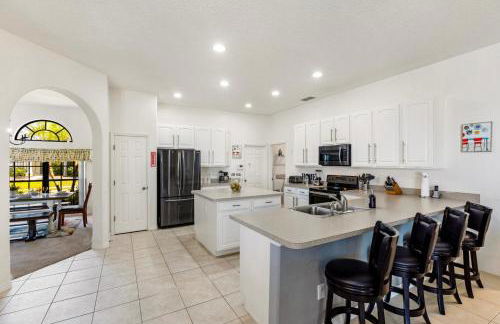 Orlando Retreat 5BR Pool and Spa Villa with Games Room and Mickey Themed Room - Foto 13