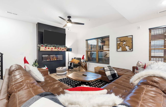 Rocky Shores Retreat - Indoor Pool Open - Photo 16