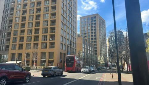 Central-Modern 1-Bed Apt,Sleep 4 -Near Train Station & Easy Access to Central London & City Centre - Foto 3