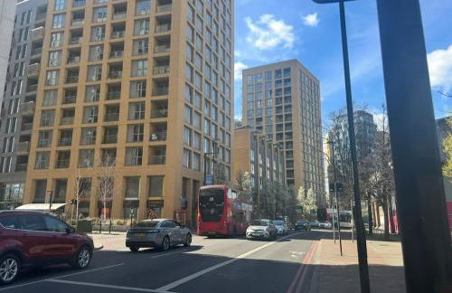 Central-Modern 1-Bed Apt,Sleep 4 -Near Train Station & Easy Access to Central London & City Centre - Foto 3