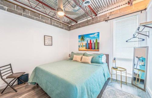 Livin Right Surf Loft: pickleball, basketball, close to the fun - Foto 23