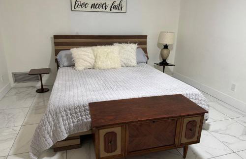 HUGE In-Law Apt Beach Oasis- Private entrance - Foto 5