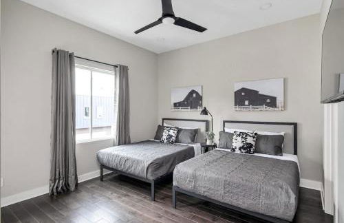 New Nashville Home - Rooftop Views - Hot Tub - Photo 4