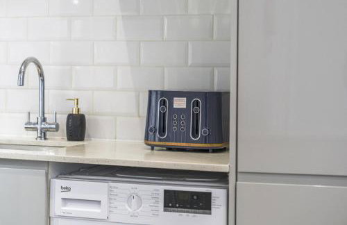 Coulsdon Escape - 3 BR - Sleeps 5 - Free Parking - Foto 18