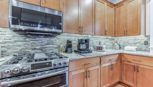 Spacious pet-friendly house in the heart of Oregon - Photo 4, stove