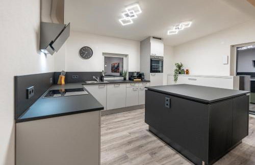 BPS Apartment #7 Luxury Penthouse - NEU - Deluxe - Modern - Foto 3