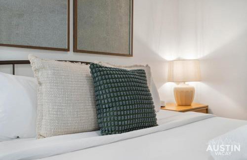 1BR 1BA Pet Friendly Condo w Pool, Gym, Walk to SoCo and Lake by Austin Vacay - Foto 25