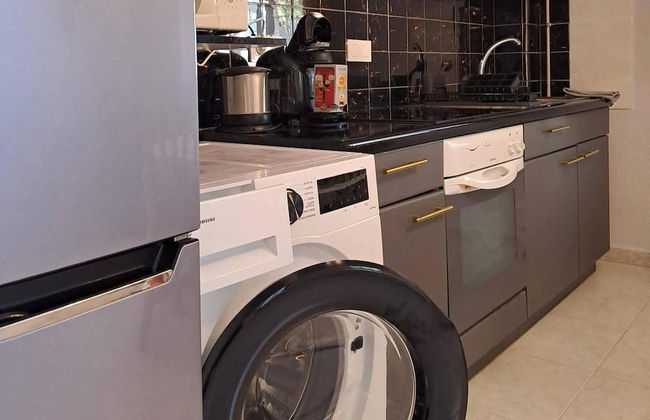 La Marina Oasis, 2-beds, Sleeps 4, 10 min to Beach - Foto 8