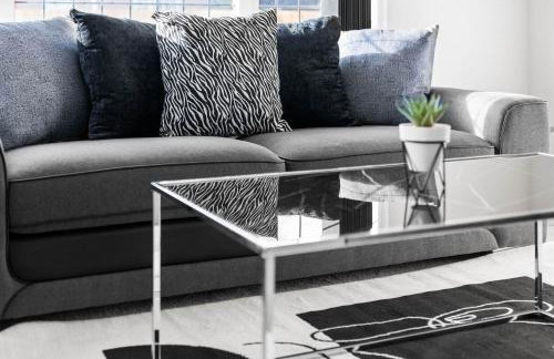 Charming Harvington Cottage - Hot Tub, Pet Friendly, Sleeps 11 - Foto 10