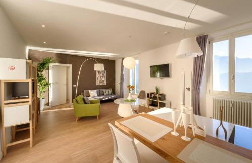 NELL'A COMO - Foto 8