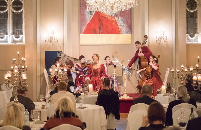 Mozart Dinner Concert in Salzburg - Photo 5