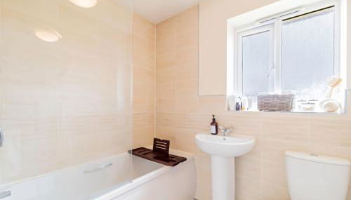 Three Bedroom Birmingham Stay Free Parking Perfect for Families Travellers Professionals M6 - Foto 4