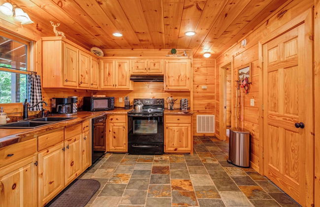Gorgeous & Secluded 3 BDR Cabin in Mineral Bluff! - Foto 16