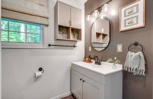 NEW! Shenandoah family & dog friendly cabin - 5 min walk river with private river access, BBQ, playground, fire pit - Foto 55