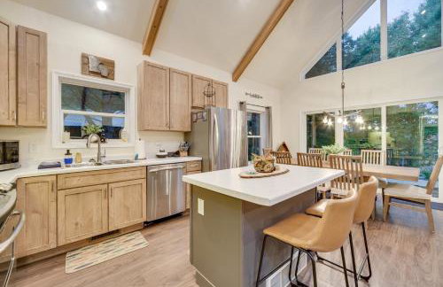 Waterfront Webster Cabin with Dock on Warner Lake! - Foto 12