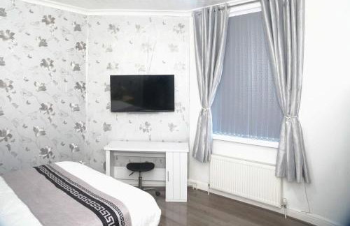 CHEADLE HOUSE HOLIDAYS - Foto 28