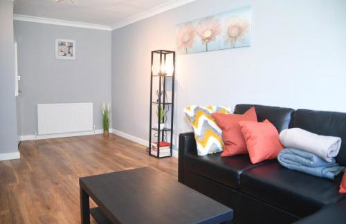 House Sleeps 8 with Garden and Parking - Foto 4