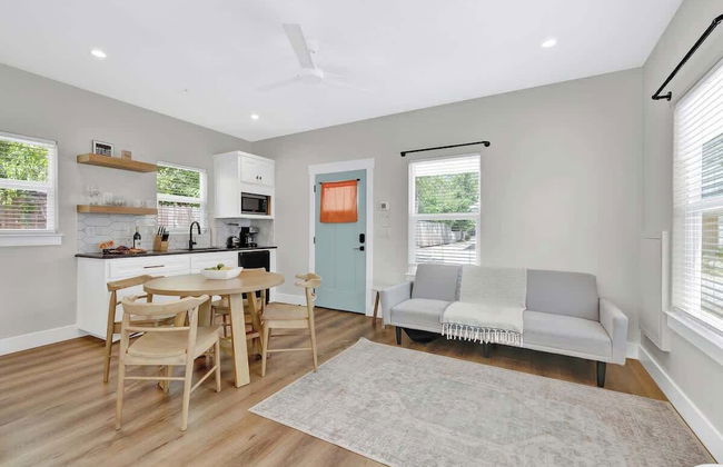 The Grove-c With Hot Tub - Walk to Main Street - Foto 11