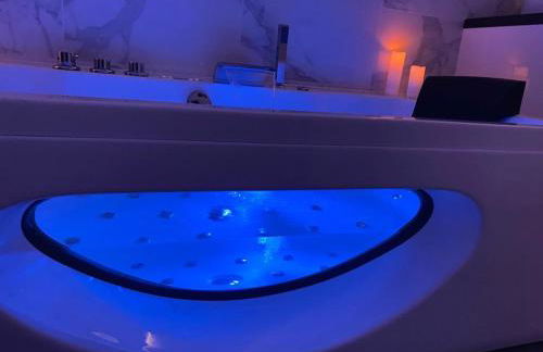 Trog'Love: Balnéo détente dans une troglodyte - Foto 15