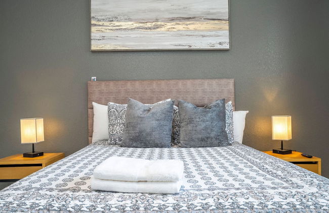 Cozy 4BR Regal Oaks w hot tub - Foto 8