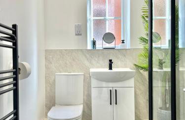 Luxury Modern House, Free Driveway Parking and Garden! Fully Equipped, Sleeps 6 Guests - Foto 22