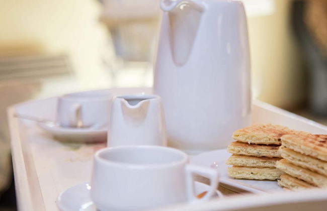 Spacious, Atmospheric Upper Floor of a Farmhouse With Garden - Foto 6