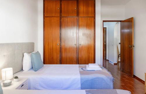 NOVO! Apartamento junto à praia com piscina - Foto 29