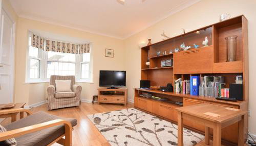 Birch End, Midhurst - Photo 3