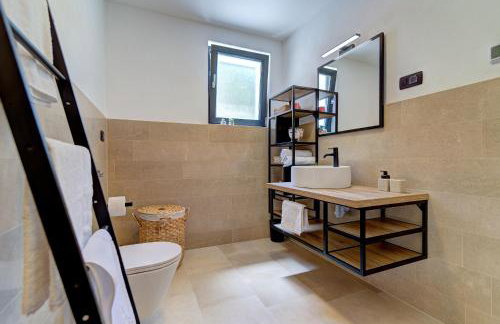 House Silence - Photo 31