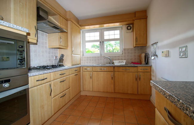 Turnberry Apartments - Photo 26