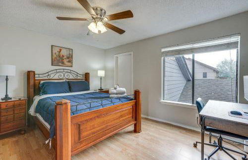 Lake-View Townhome with Pool Access in Houston Area! - Foto 13