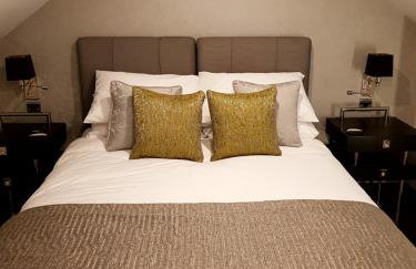 The Queens Head, Parkside Apartment 1 - Photo 6