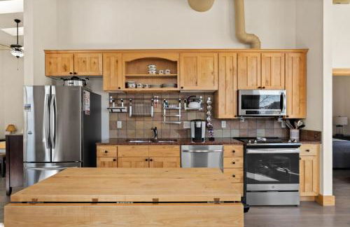 Spacious Dtwn Estes Park Loft Condo 4 Mi to RMNP - Foto 6