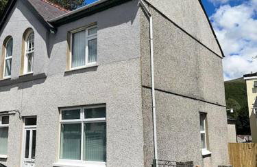 4-6 Guests in centre location with stunning views - Photo 37