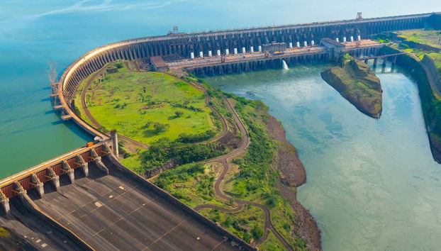 Excursión a la represa de Itaipú y refugio Tatí Yupí - Foto 3, La represa de Itaipú genera energía hidroeléctrica