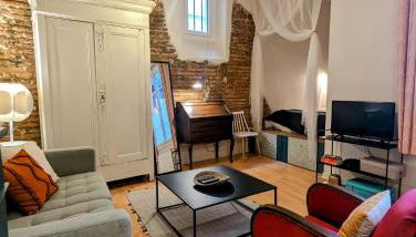 "Le 18", Appartement Cocon, Hyper Centre Toulouse - Photo 1, wardrobe