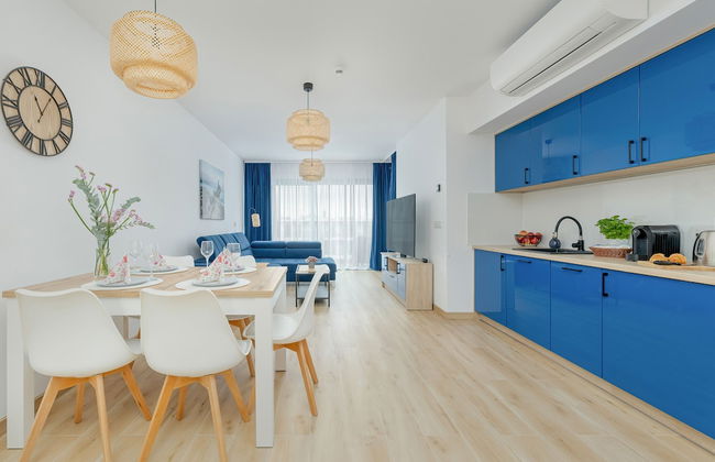 Blue Apartment With Sea View by Renters - Photo 11