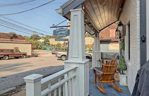 King Bed Bungalow Just Feet from Historic Main Street - Foto 27