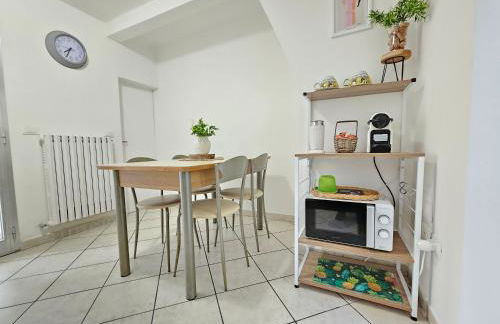 La CasEtta Bilocale Centrale con Terrazza ParkFree Wifi MiniPC PS4 AC - Foto 19