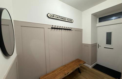 The Drapers - by Caithness Luxury Apartments NC500 - 4 Bedroom Luxury Central NC500 Apartment-Sleeps 8- Sleeps Work teams upto 4 & holiday makers upto 8 - BUDGET FRIENDLY FOR LONG STAY TRADES - CONTACT US - - Foto 2