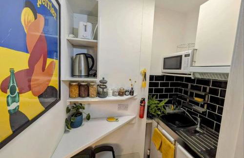 Super sunny studio with own terrace & parking - Photo 20