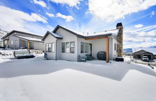 Mountain Art Retreat Ski Escape Hot Tub Games - Foto 18