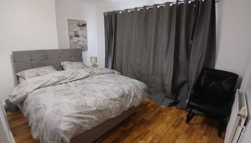 PREISTLEY HOUSE- CONTRACTORS ACCOMMODATION Entire 4 Bedroom House with free parking and up to 8 sleep- NO PARTIES ALLOWED - Foto 2